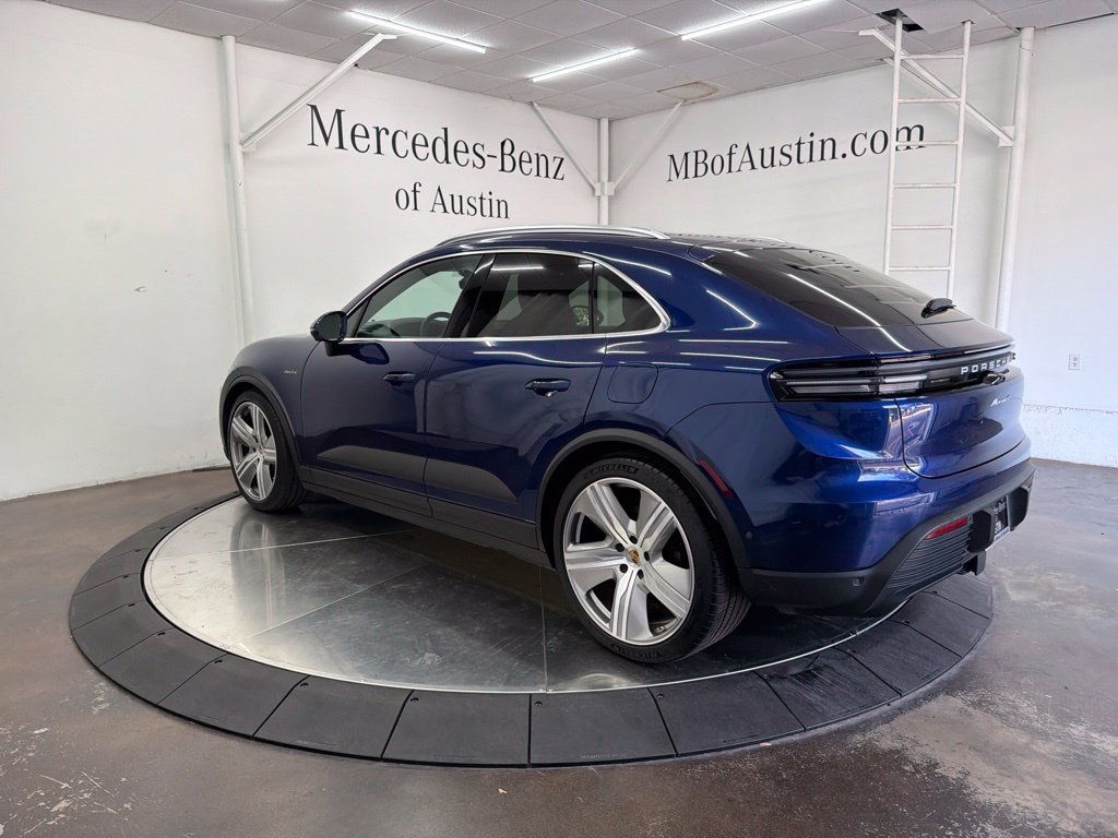 Used 2024 Porsche Macan 4 Electric AWD/4WD image 5