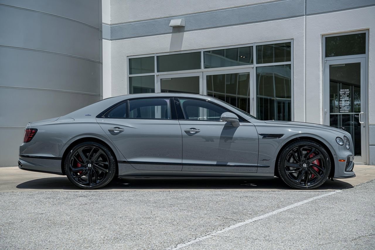 New 2025 Bentley Flying Spur Plug-In Hybrid image 5