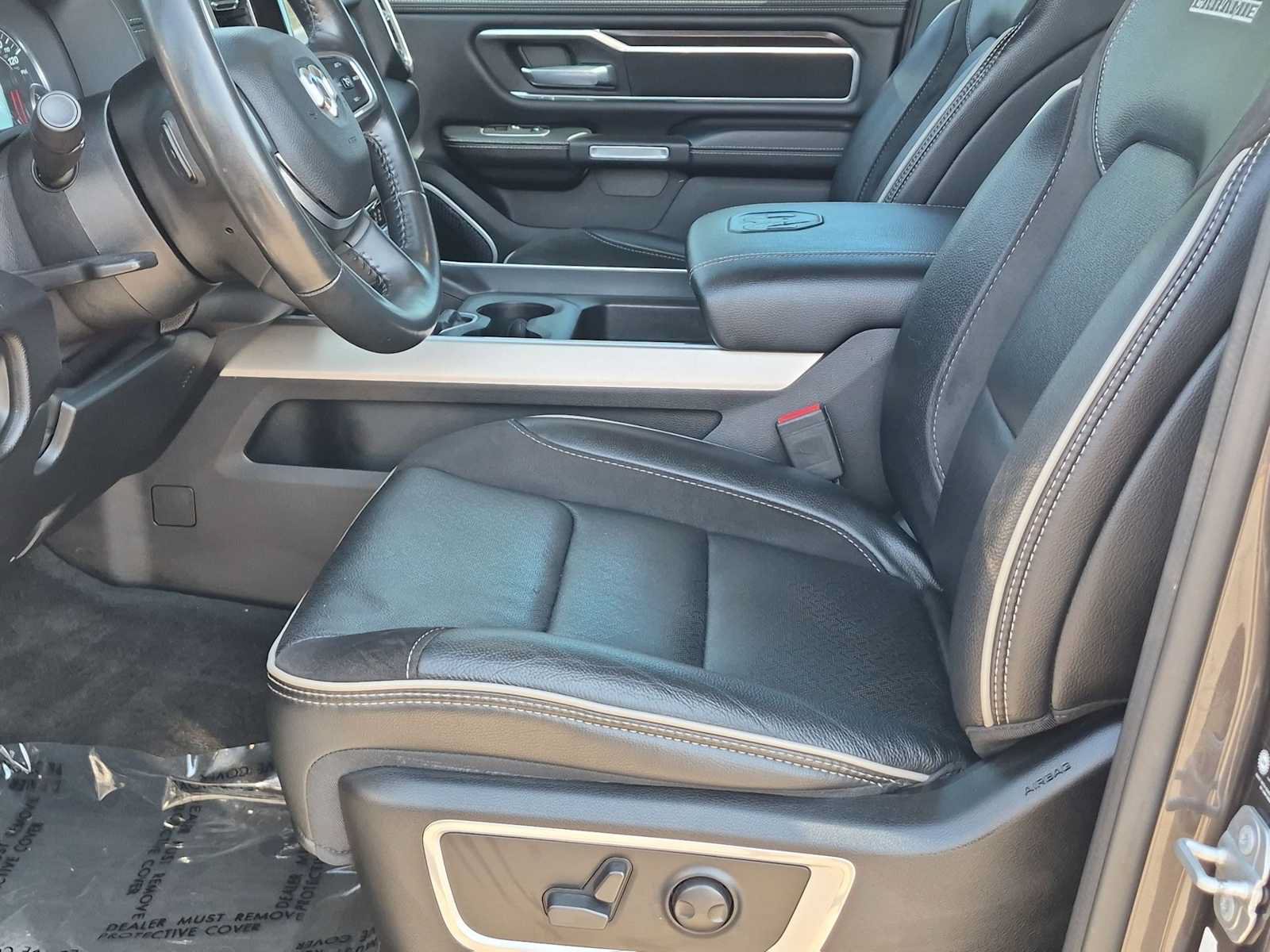 Used 2022 RAM 1500 Laramie AWD/4WD image 17