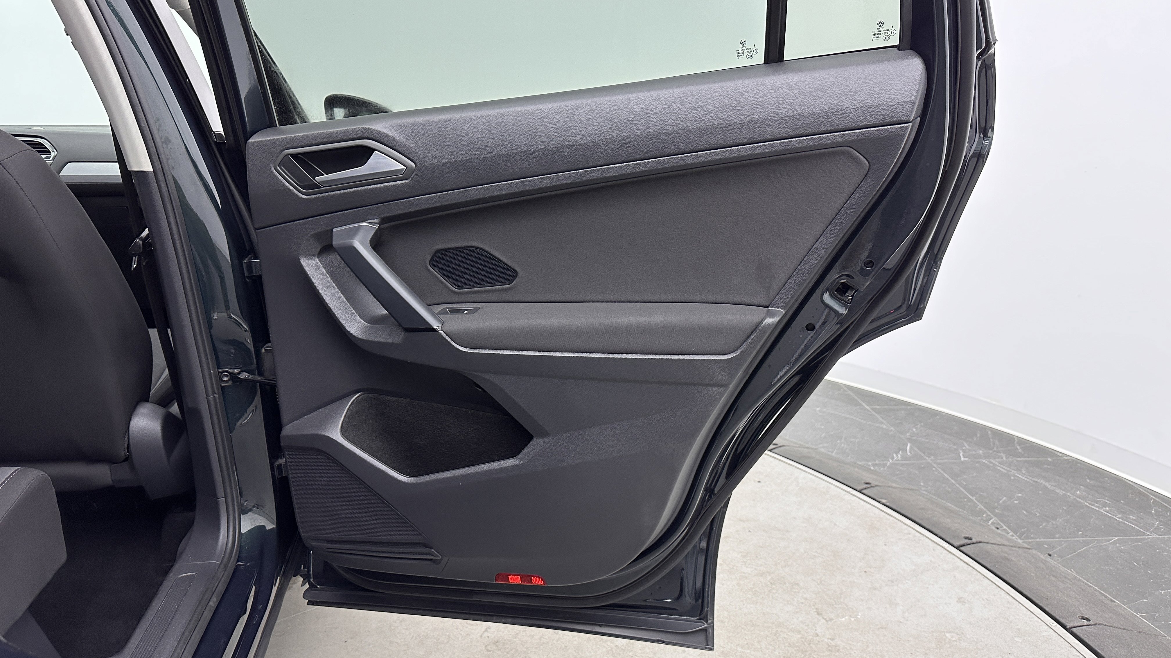 Used 2019 Volkswagen Tiguan S FWD image 28