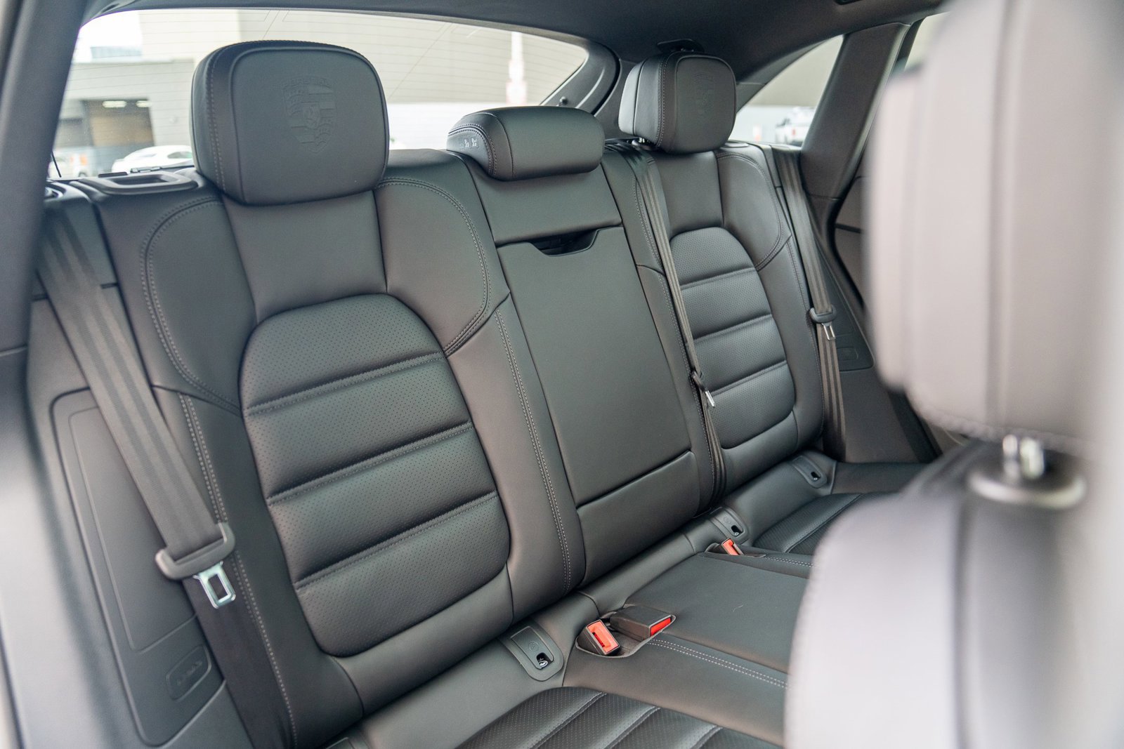 Certified 2025 Porsche Macan image 21