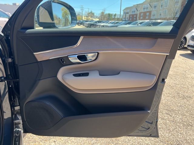 New 2026 Volvo XC90 B5 Core w/ Protection Package AWD/4WD image 14