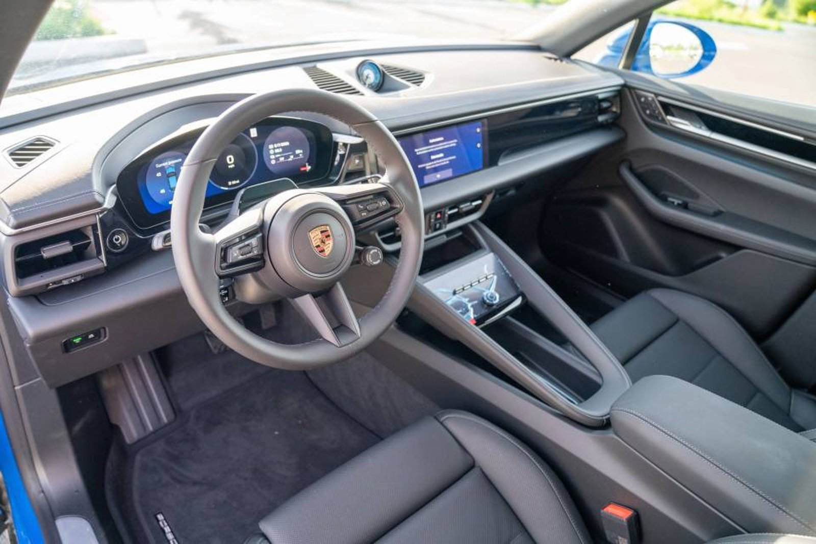 New 2026 Porsche Macan 4 Electric AWD/4WD image 5