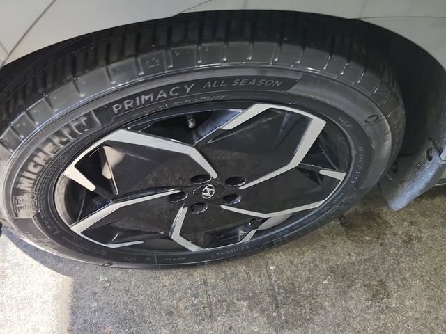 Used 2024 Hyundai Ioniq 5 Limited image 14