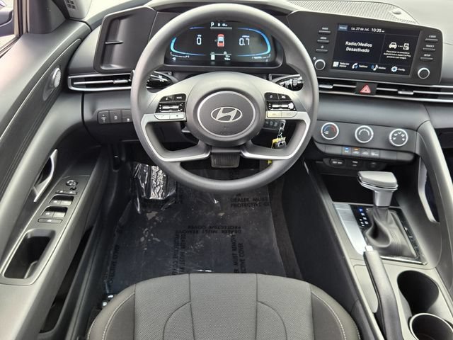 Used 2026 Hyundai Elantra SE FWD image 13