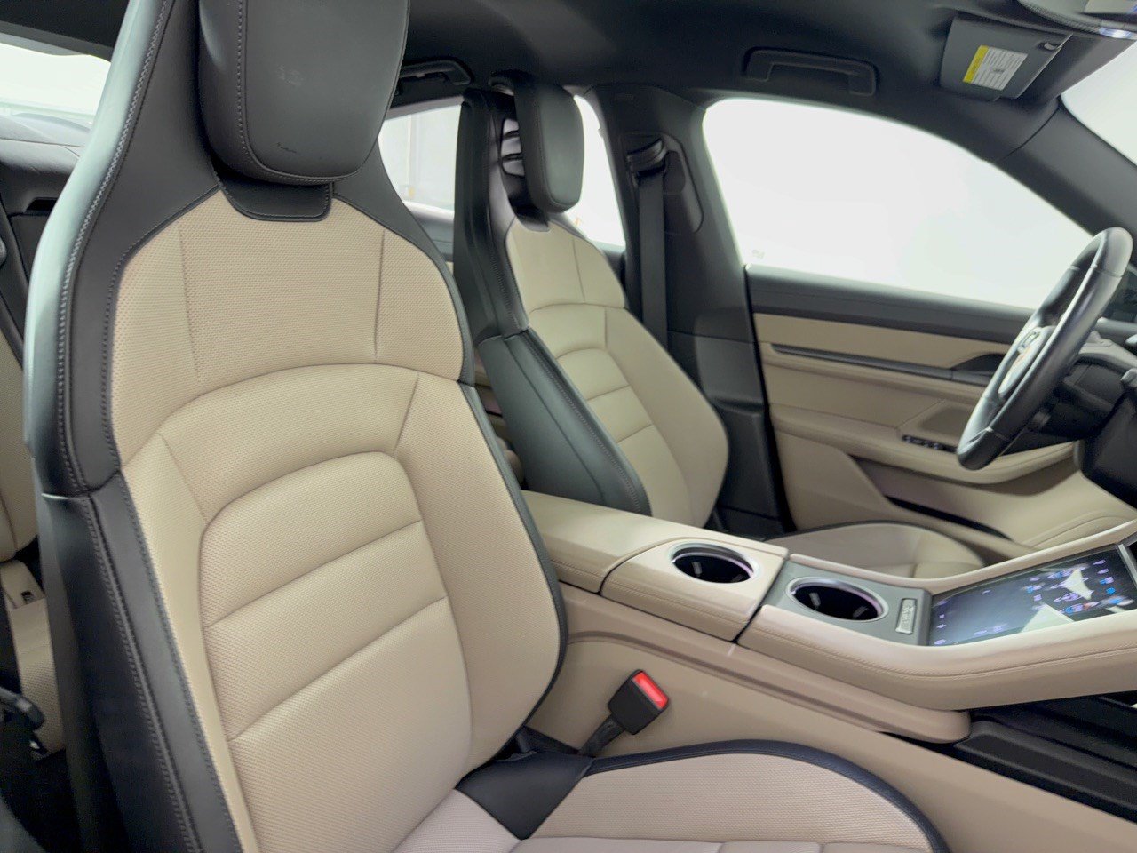 Certified 2025 Porsche Taycan 4S AWD/4WD image 30
