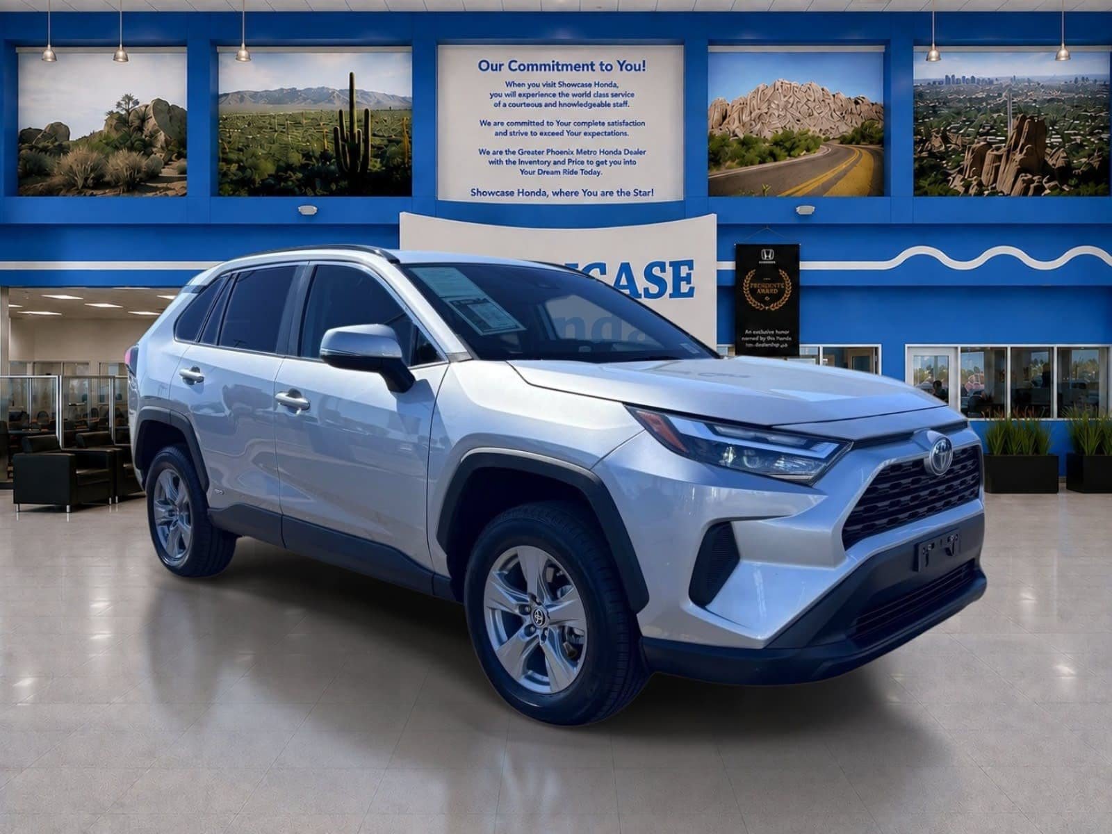 Used 2023 Toyota RAV4 LE AWD/4WD image 10
