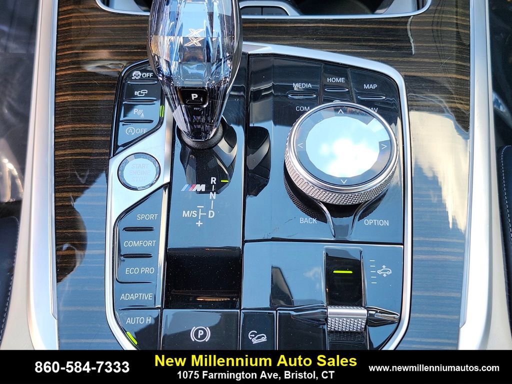 Used 2020 BMW X7 M50i w/ Executive Package image 27