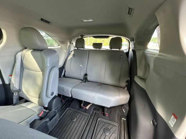 Used 2022 Toyota Sienna XLE w/ XLE Plus Package AWD/4WD image 39