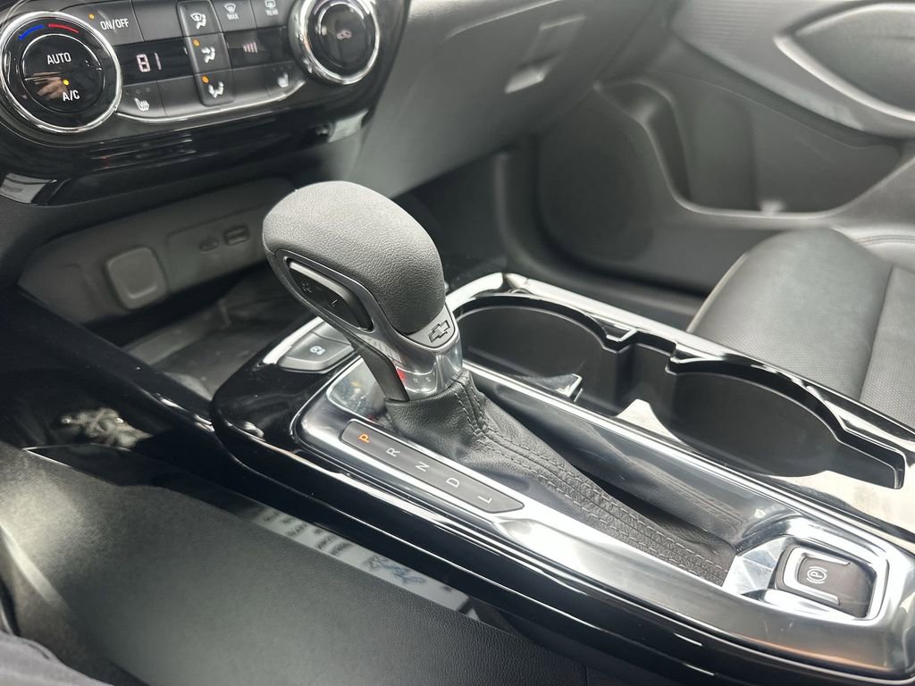 Used 2025 Chevrolet Trax ACTIV w/ Sunroof Package FWD image 19