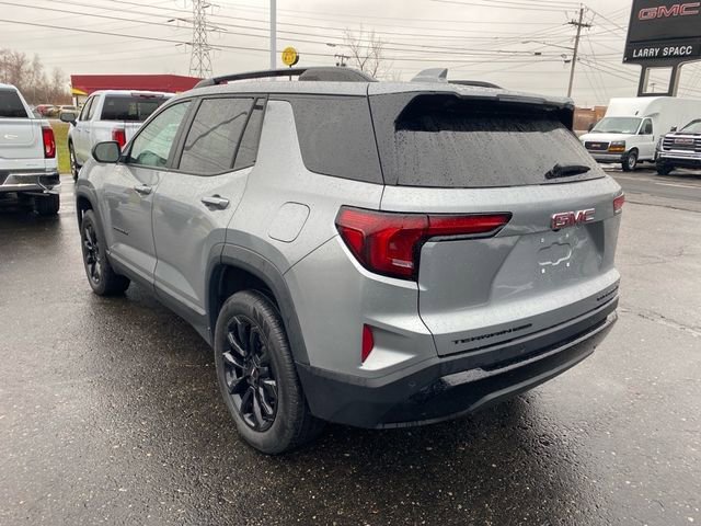 Used 2025 GMC Terrain Elevation w/ Elevation Premium Package image 3