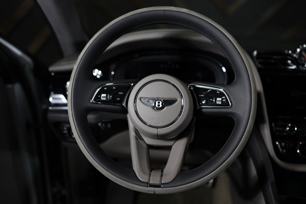 Used 2022 Bentley Bentayga image 31