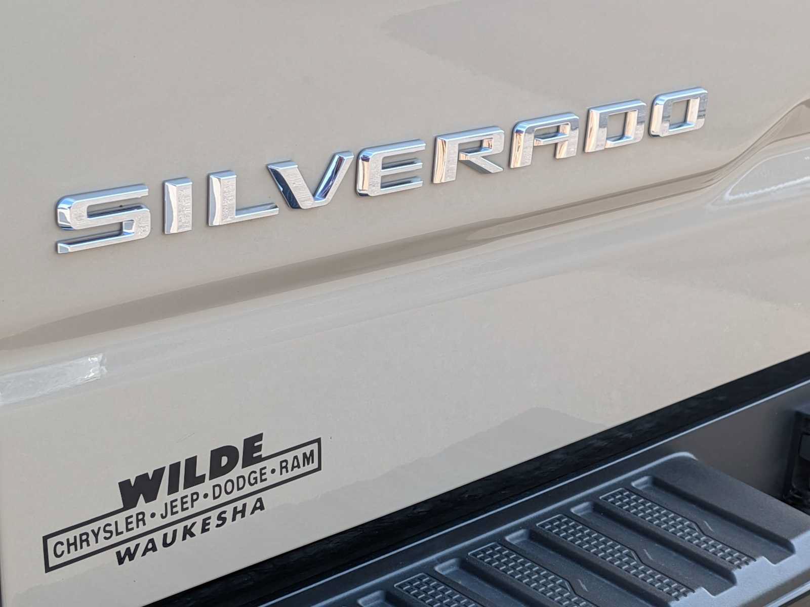 Used 2022 Chevrolet Silverado 1500 ZR2 w/ Technology Package AWD/4WD image 12