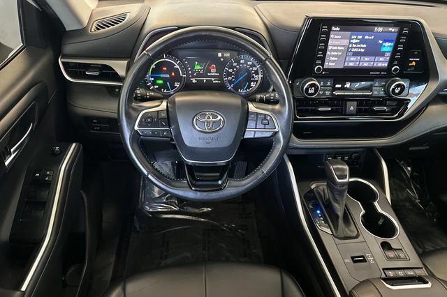Used 2020 Toyota Highlander XLE AWD/4WD image 18