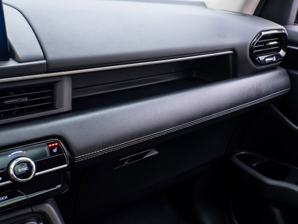 Certified 2025 Honda Pilot Touring image 32