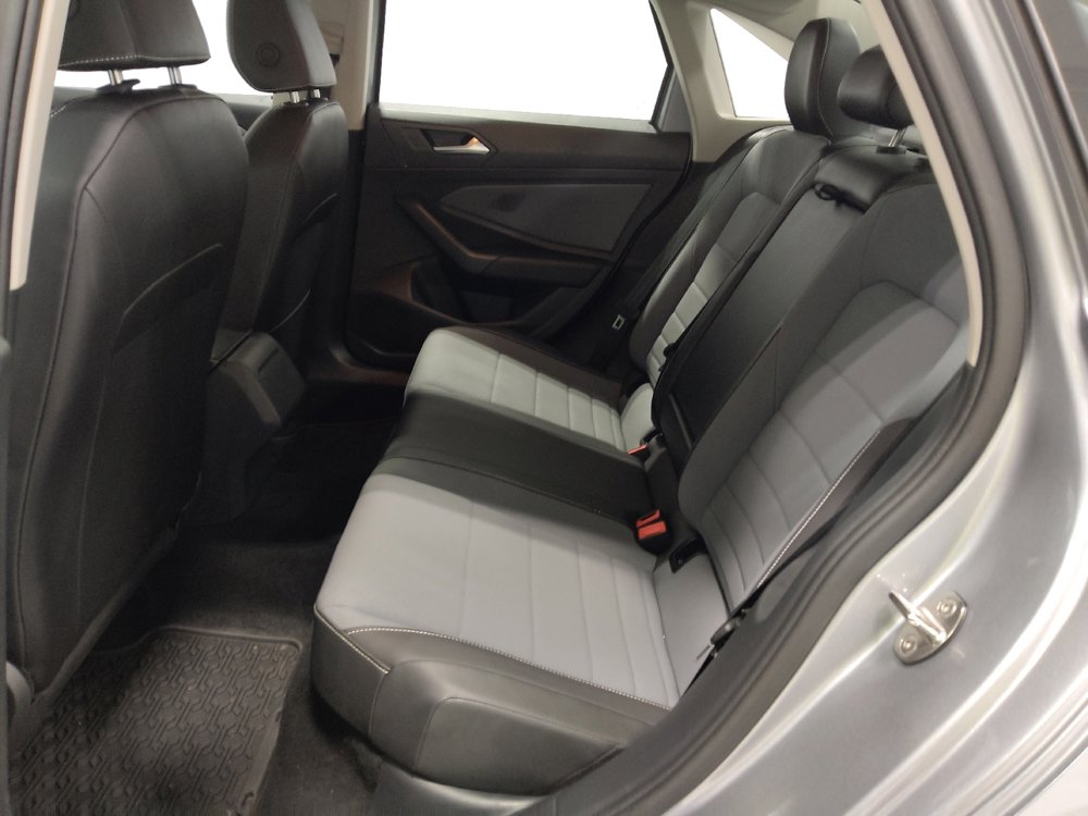 Used 2025 Volkswagen Jetta SE w/ Sunroof Package image 18