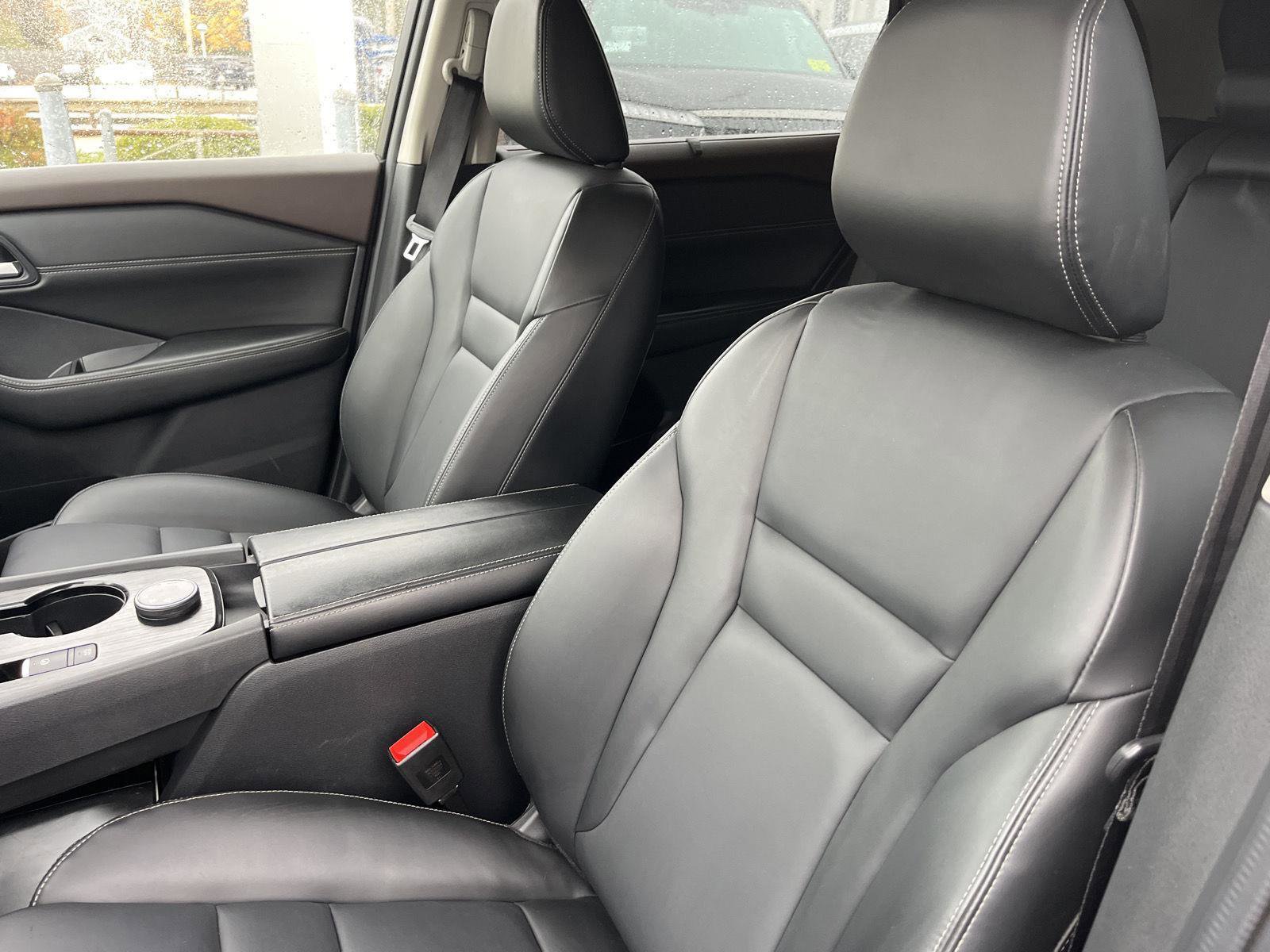 Used 2023 Nissan Rogue SV w/ SV Premium Package image 9