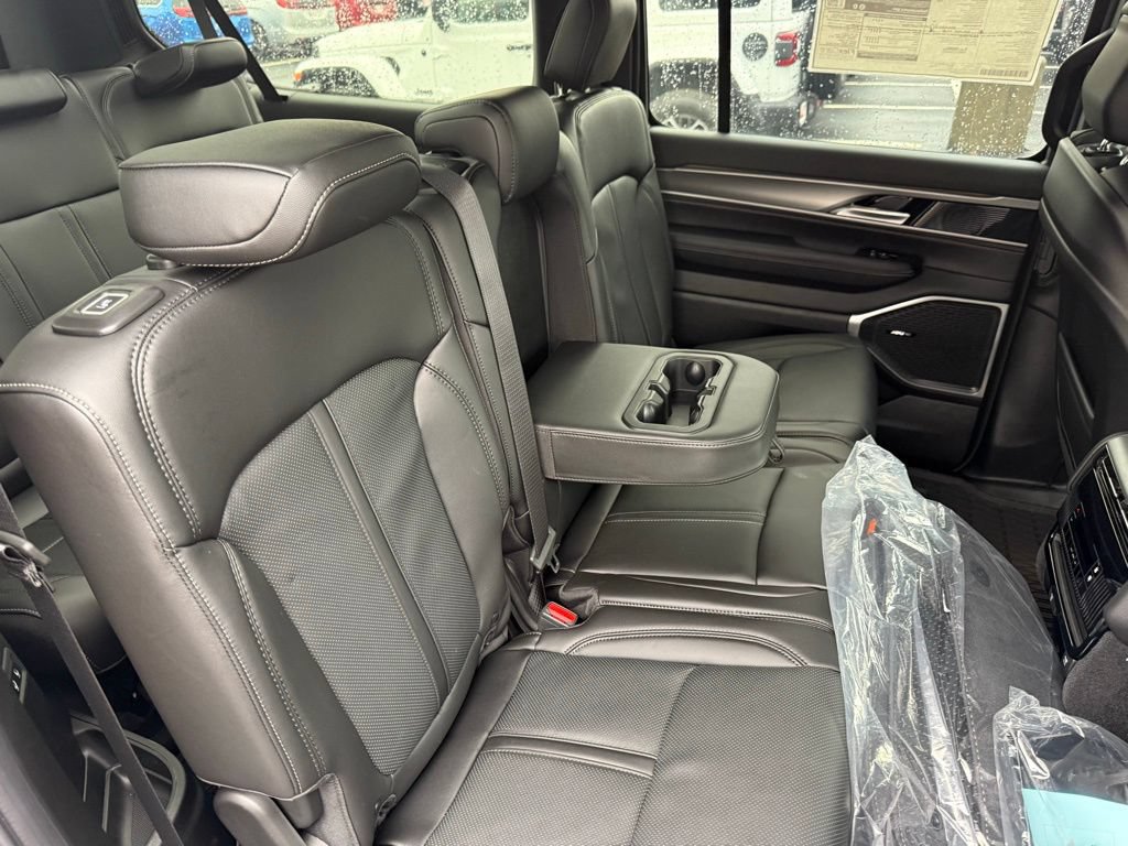 New 2026 Jeep Grand Wagoneer L 4WD w/ Premium Group I image 54