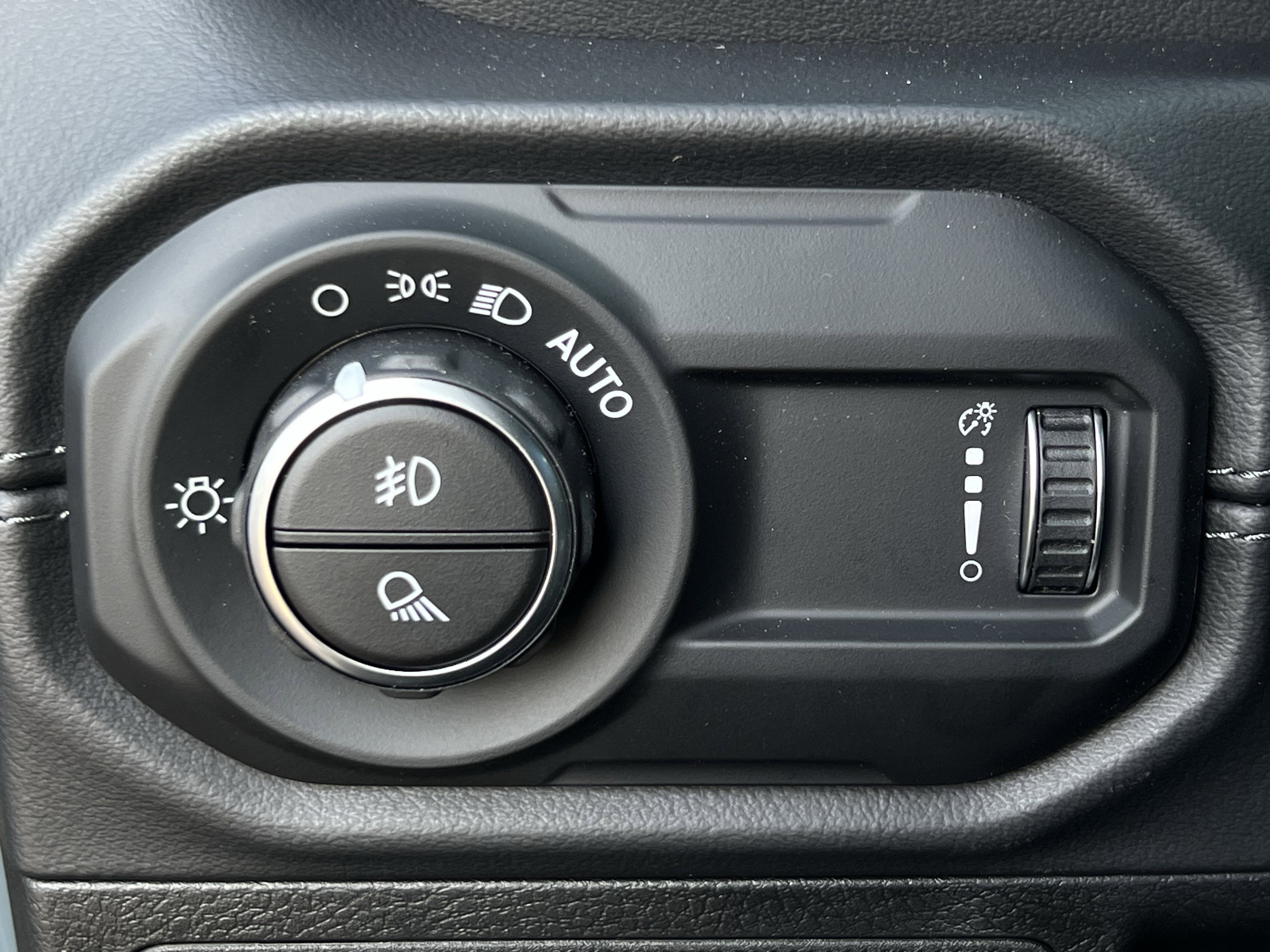 New 2025 Jeep Gladiator Sport image 20