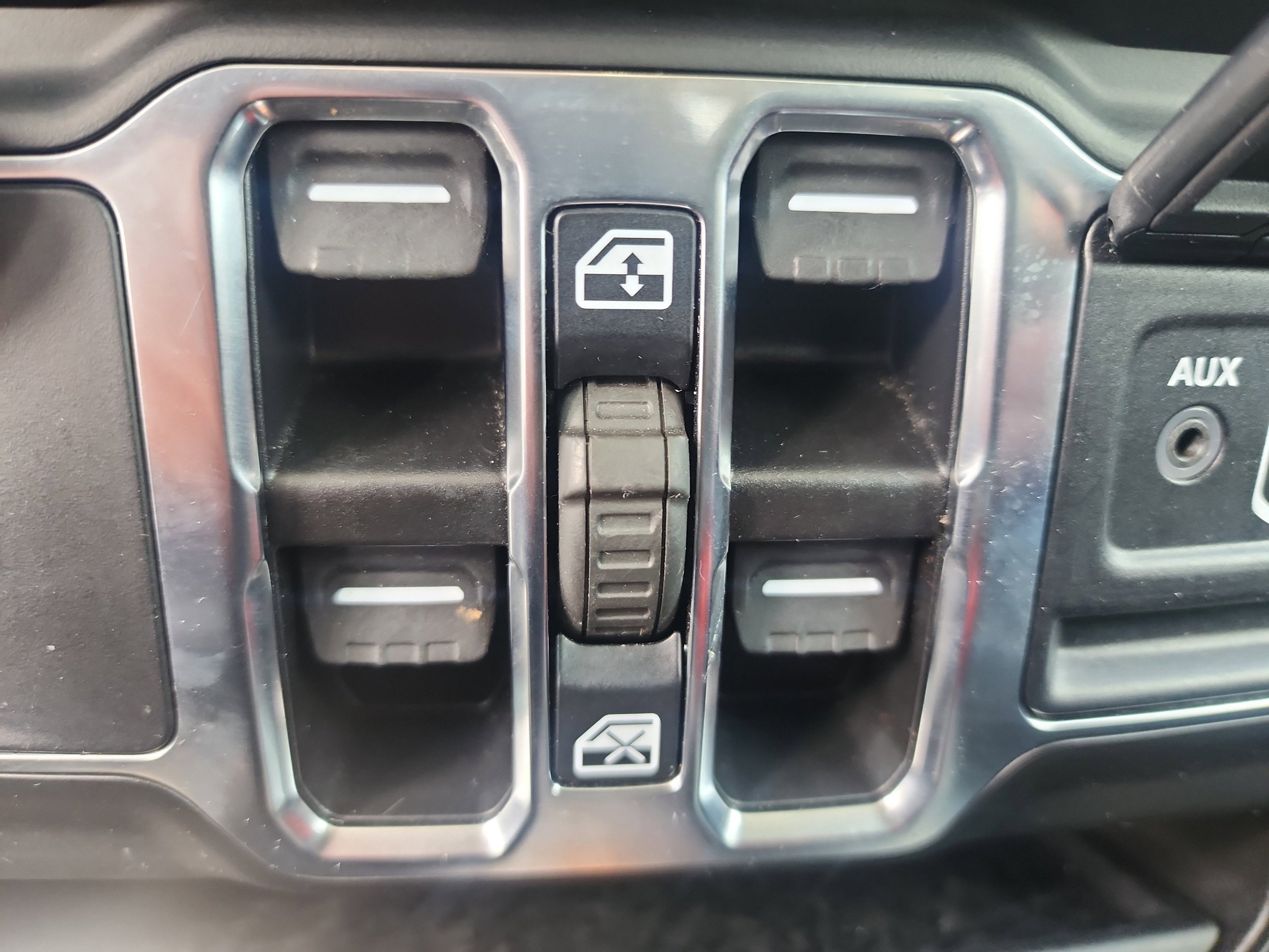 Used 2023 Jeep Gladiator Sport image 21