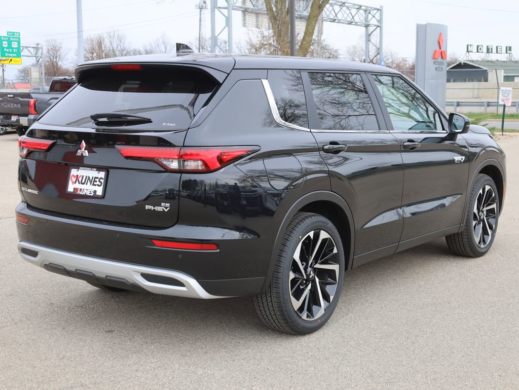 New 2025 Mitsubishi Outlander SE image 8
