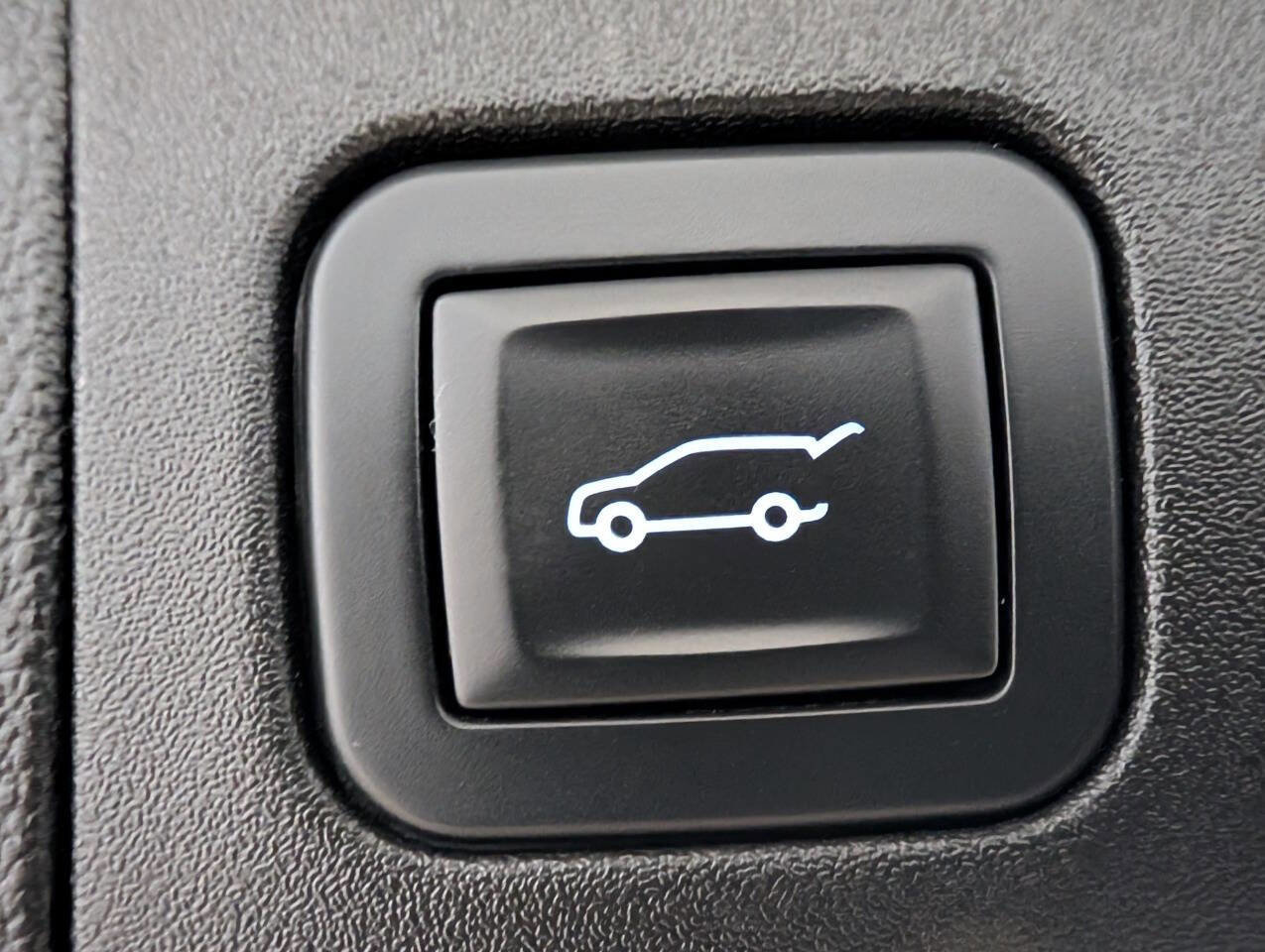 Used 2018 Cadillac XT5 Luxury AWD/4WD image 18