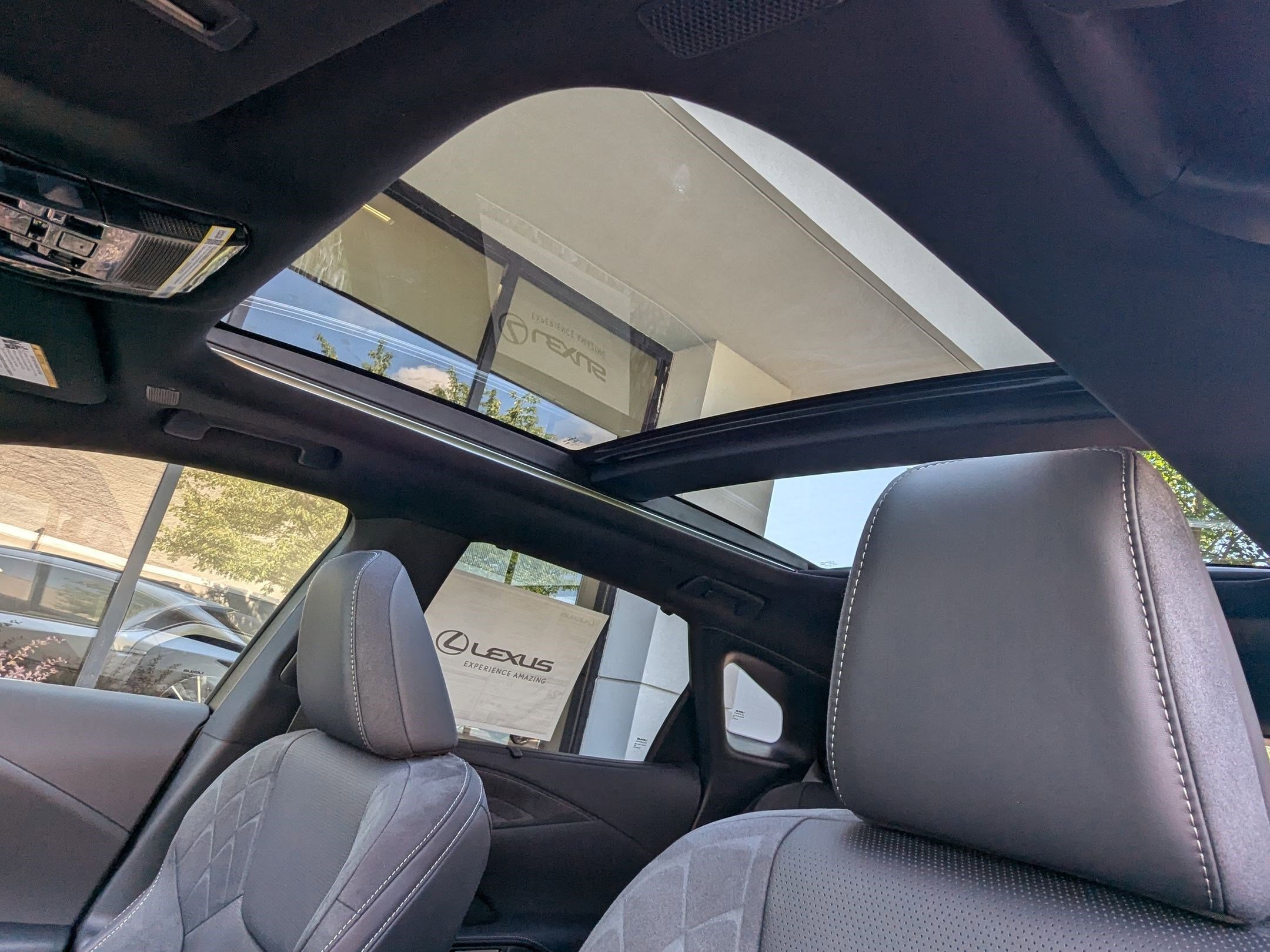 New 2025 Lexus RX 350 AWD image 12
