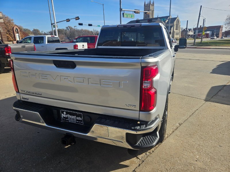 Used 2020 Chevrolet Silverado 2500 LTZ w/ LTZ Premium Package image 5