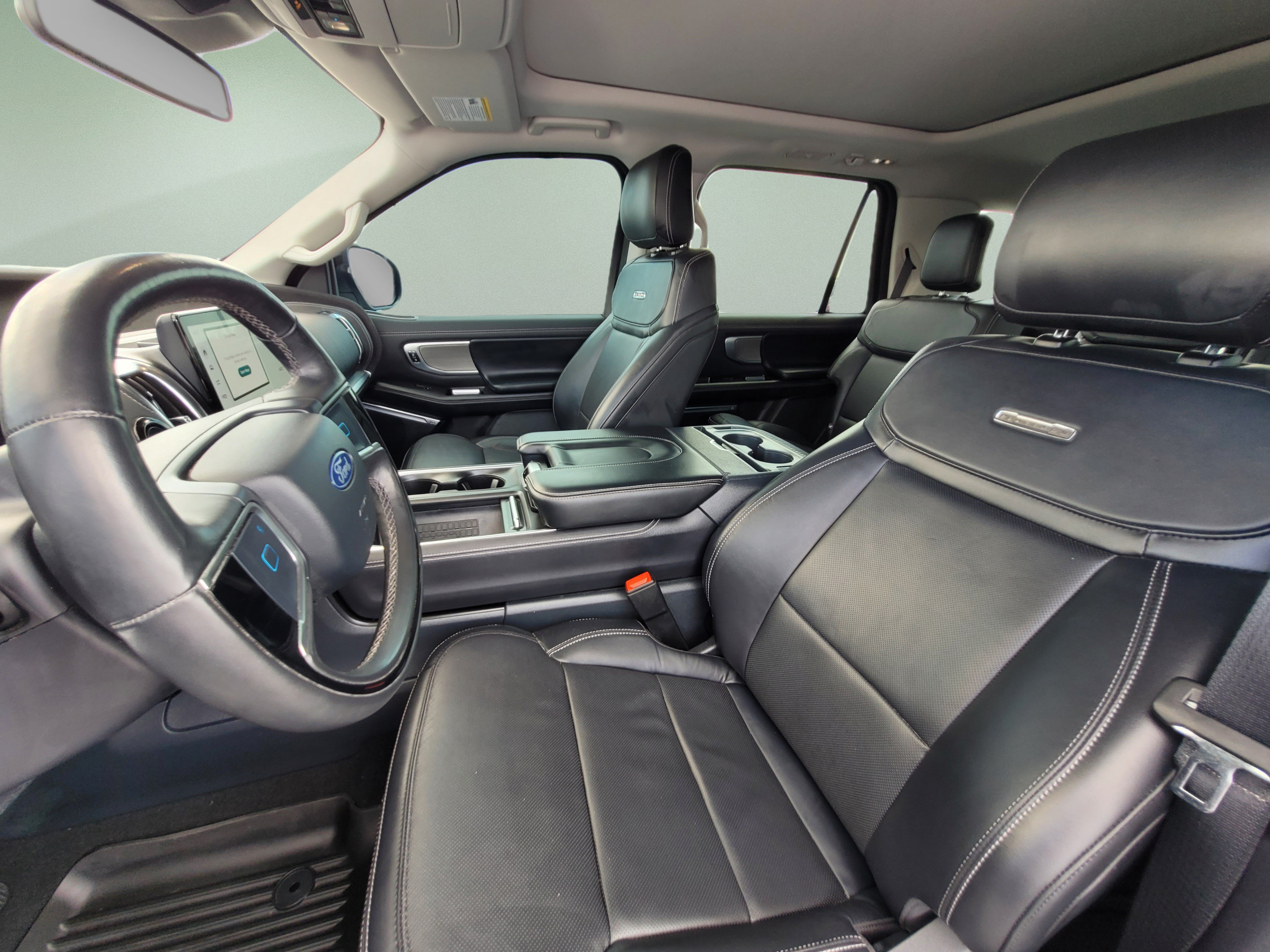 Used 2025 Ford Expedition Platinum AWD/4WD image 27