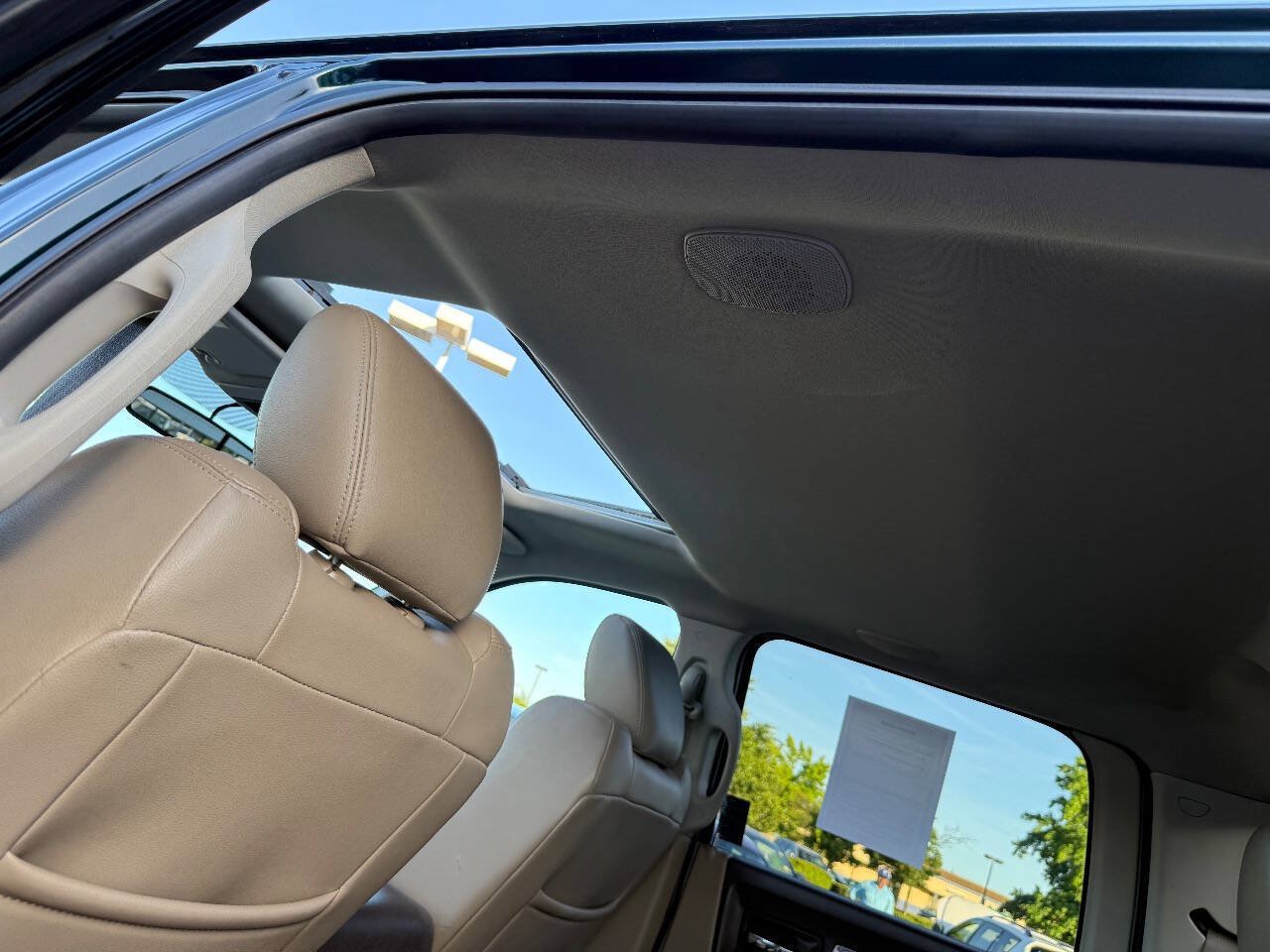 Used 2011 RAM 1500 Laramie RWD image 23