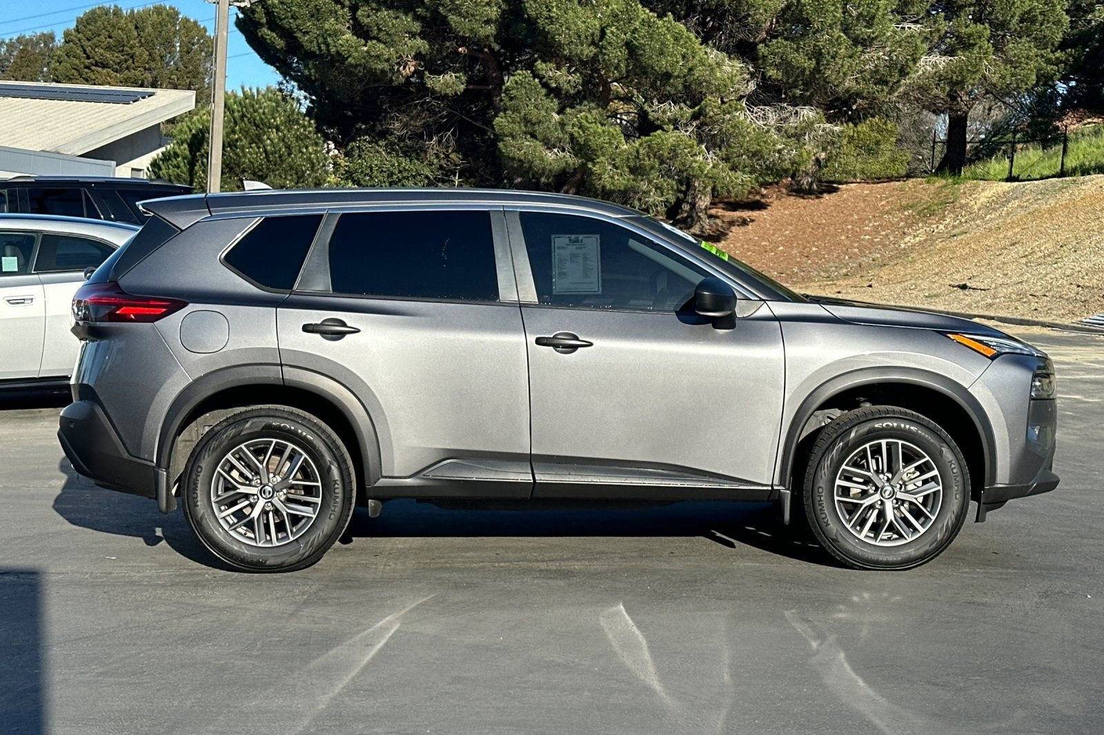 Used 2021 Nissan Rogue S image 3