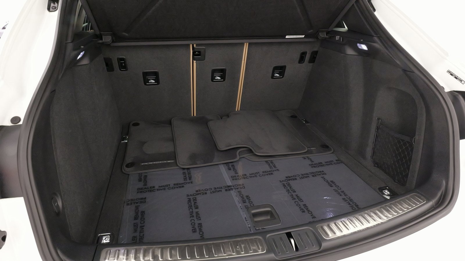 Used 2025 Porsche Macan image 71