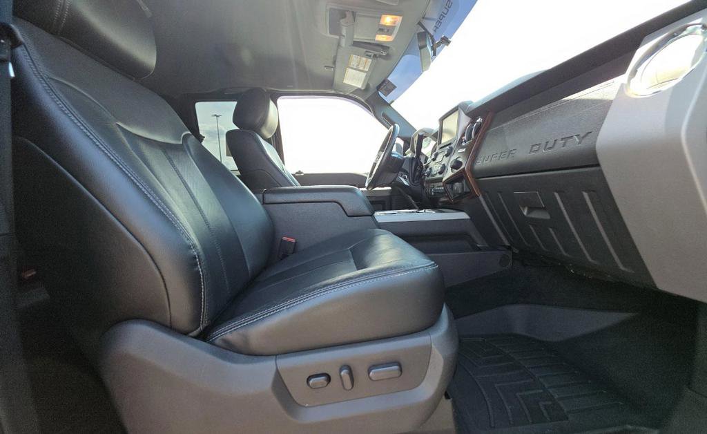 Used 2016 Ford F350 Lariat w/ Lariat Interior Package AWD/4WD image 20