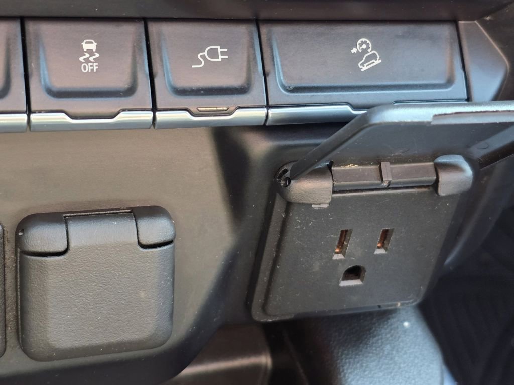 Used 2021 Chevrolet Silverado 3500 LTZ w/ LTZ Premium Package image 9