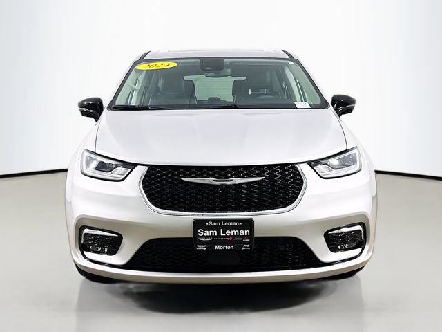 Used 2024 Chrysler Pacifica Limited FWD image 2