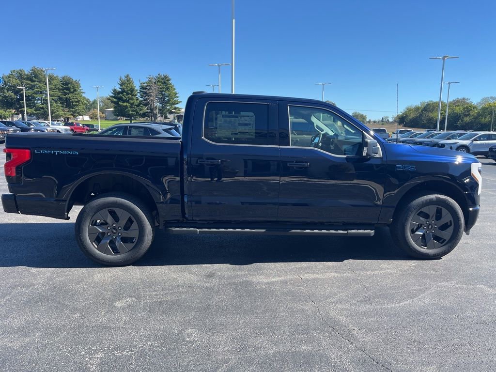 New 2025 Ford F150 Lightning Flash AWD/4WD image 6