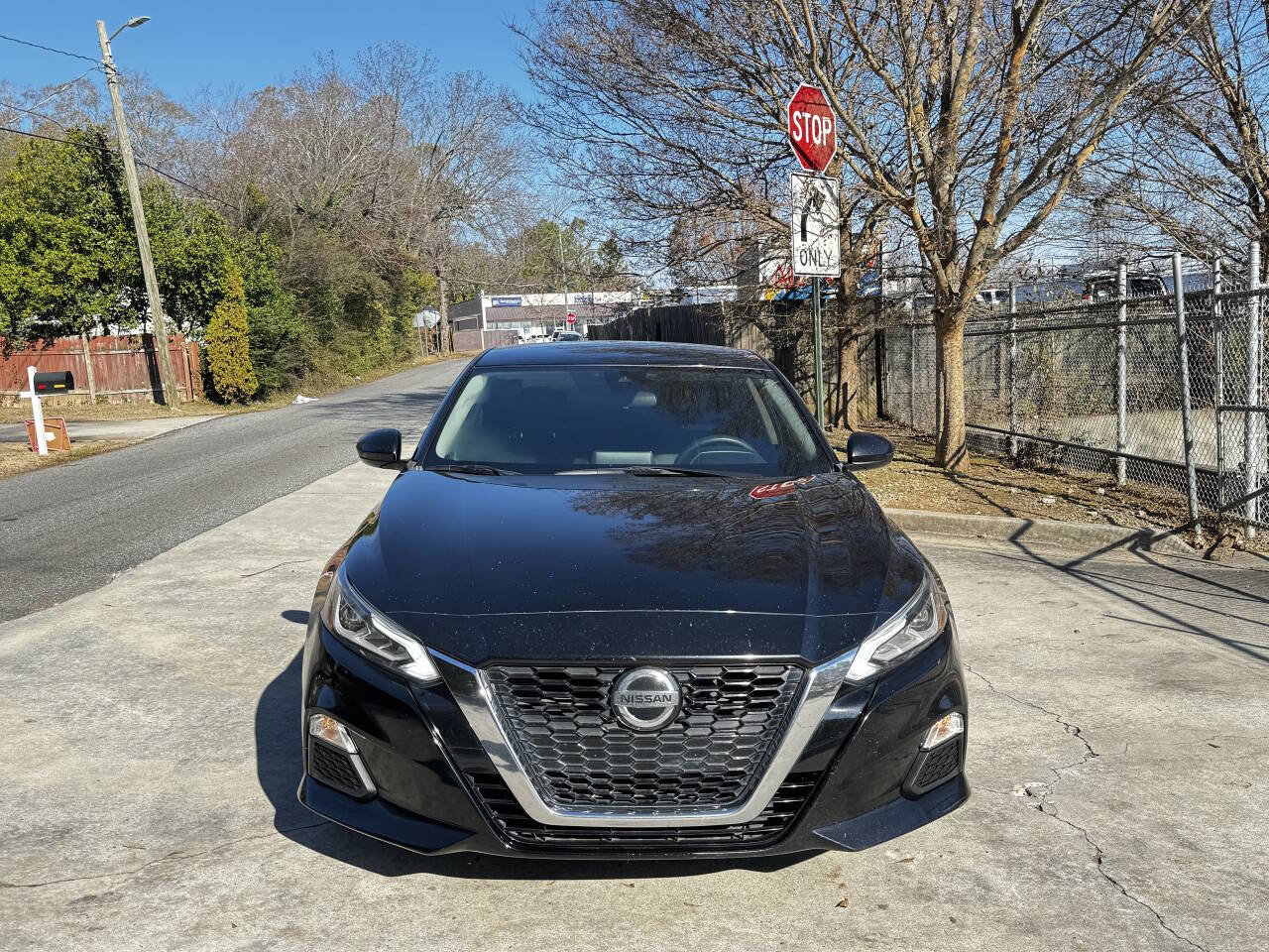 Used 2021 Nissan Altima 2.5 SV image 2