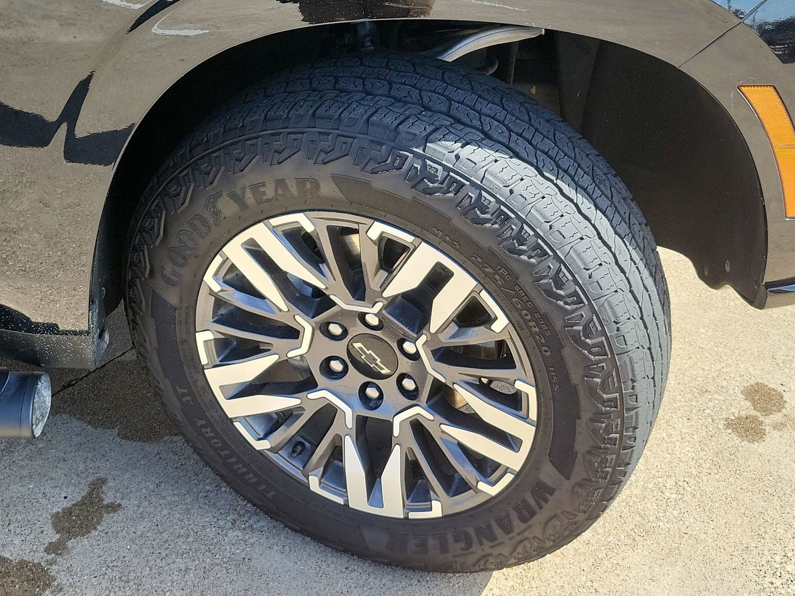 Certified 2025 Chevrolet Tahoe Z71 image 31