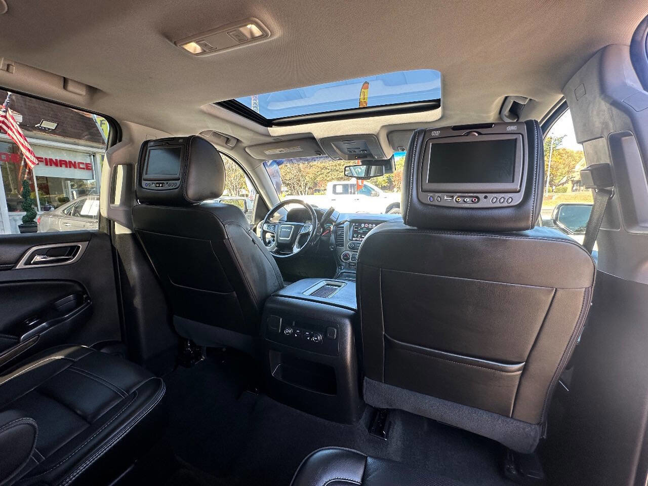 Used 2018 GMC Yukon Denali image 23