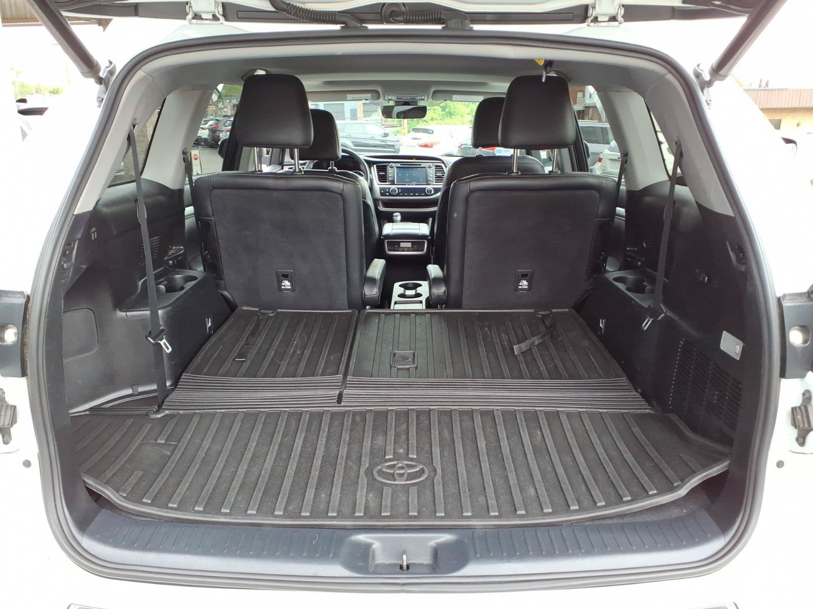 Used 2019 Toyota Highlander XLE AWD/4WD image 12