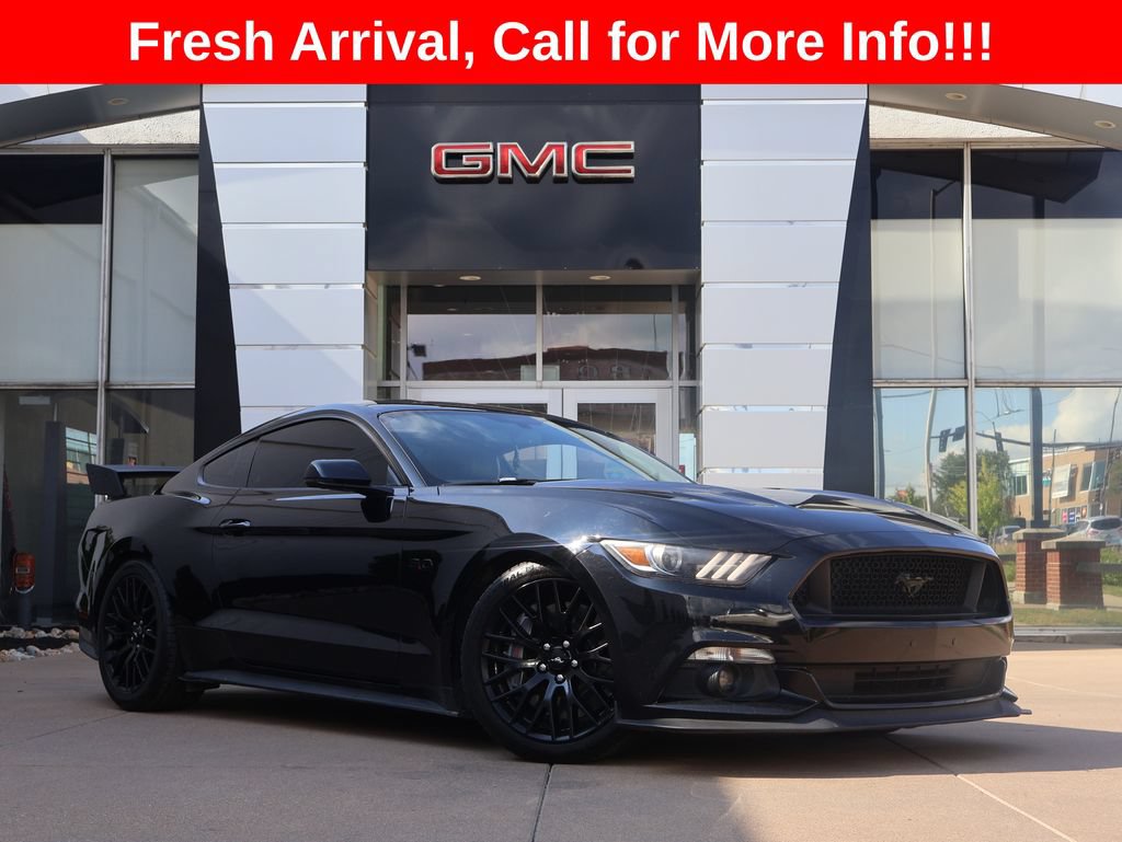 Used 2017 Ford Mustang GT Premium w/ GT Performance Package RWD image 1