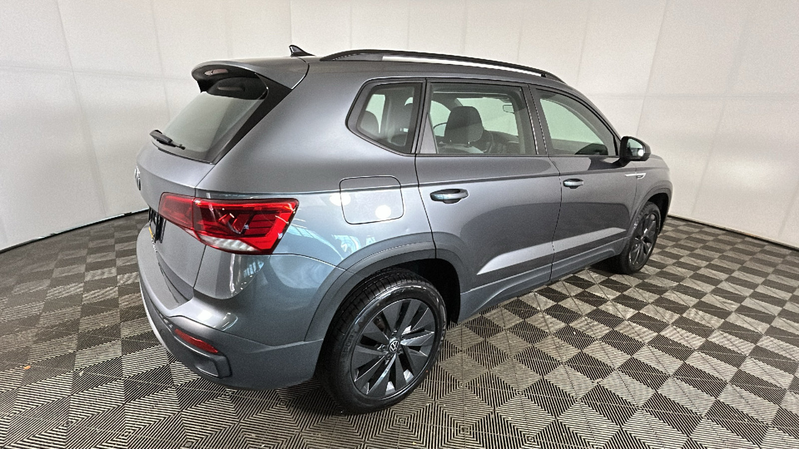 Used 2024 Volkswagen Taos S FWD image 2