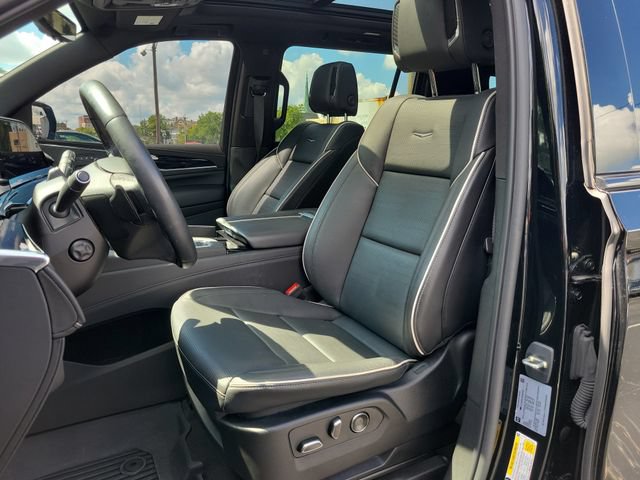Certified 2023 Cadillac Escalade ESV Sport w/ LPO, ONYX Package AWD/4WD image 25