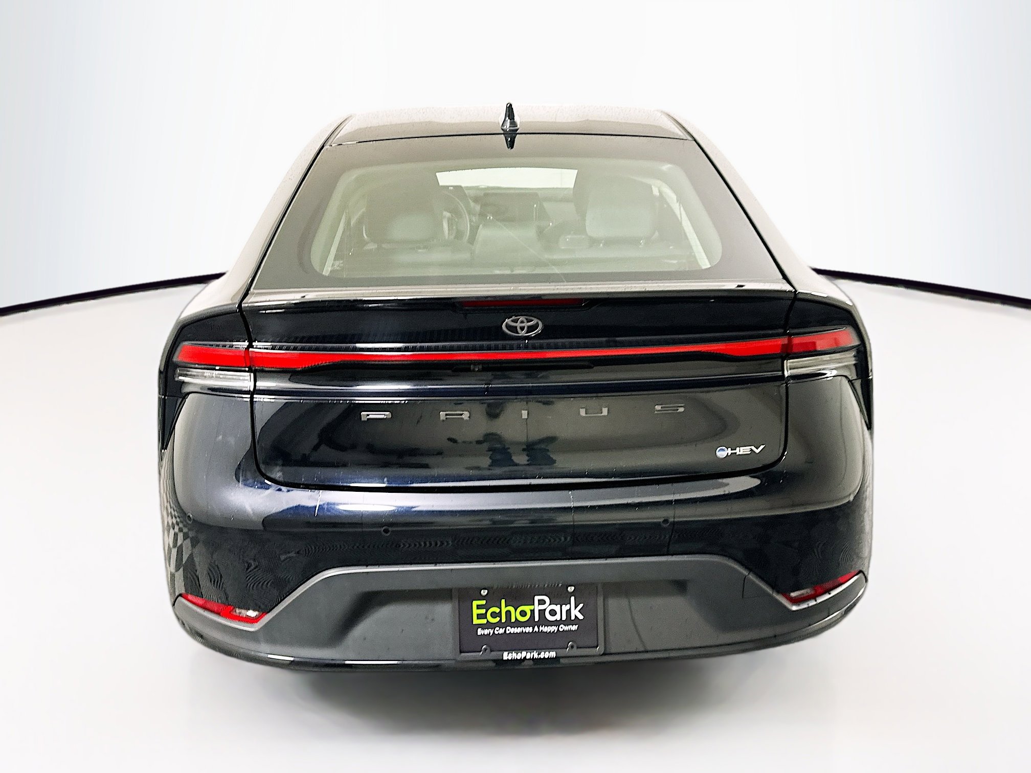 Used 2025 Toyota Prius LE FWD image 7
