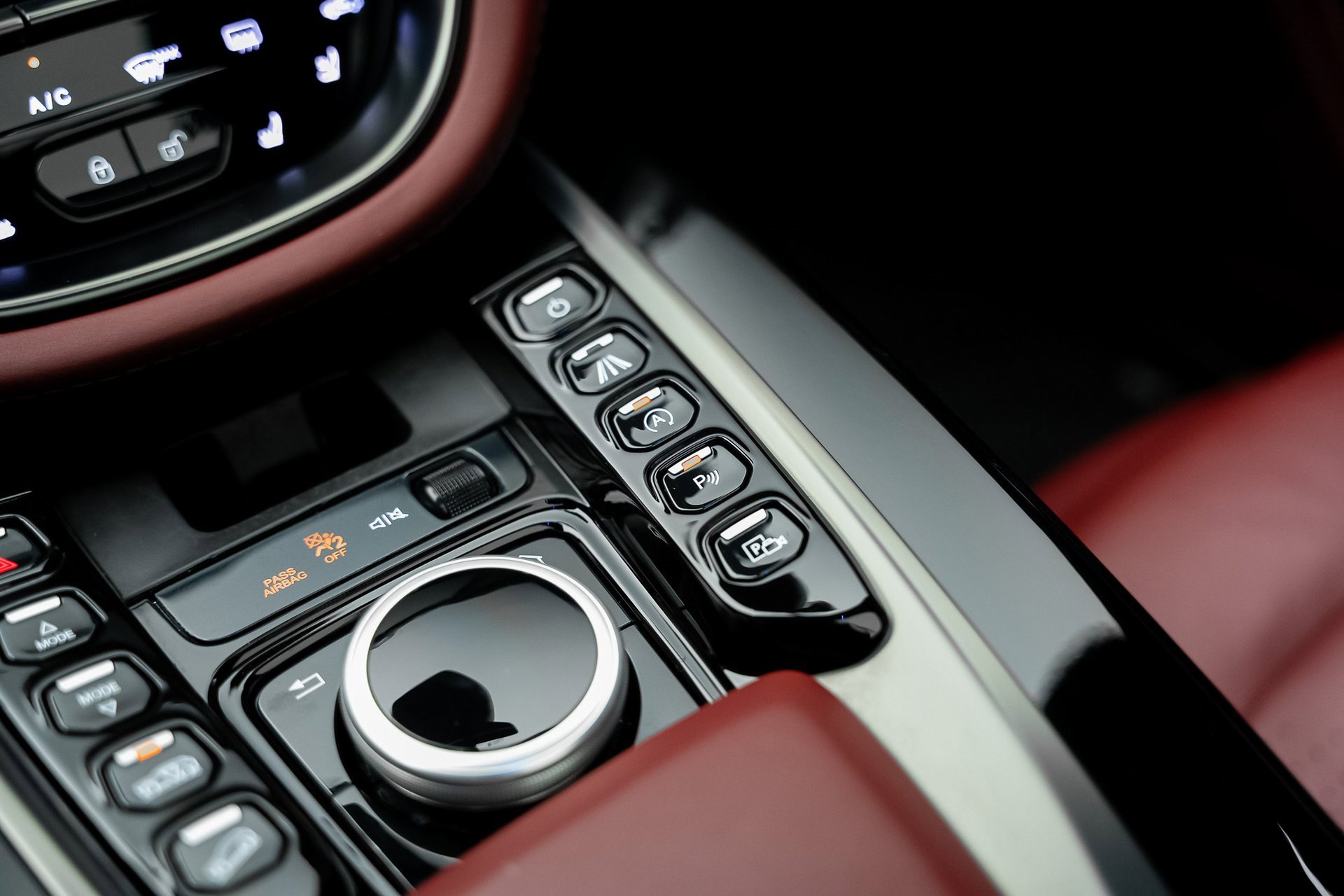 Used 2021 Aston Martin DBX image 54