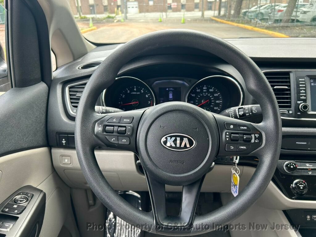 Used 2019 Kia Sedona L FWD image 43