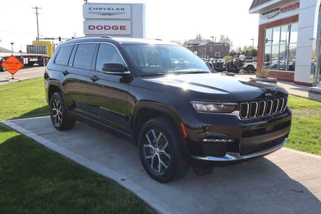 Used 2023 Jeep Grand Cherokee L Limited AWD/4WD image 3