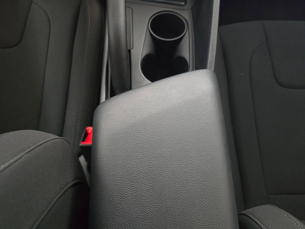 Used 2025 Hyundai Elantra SE FWD image 23