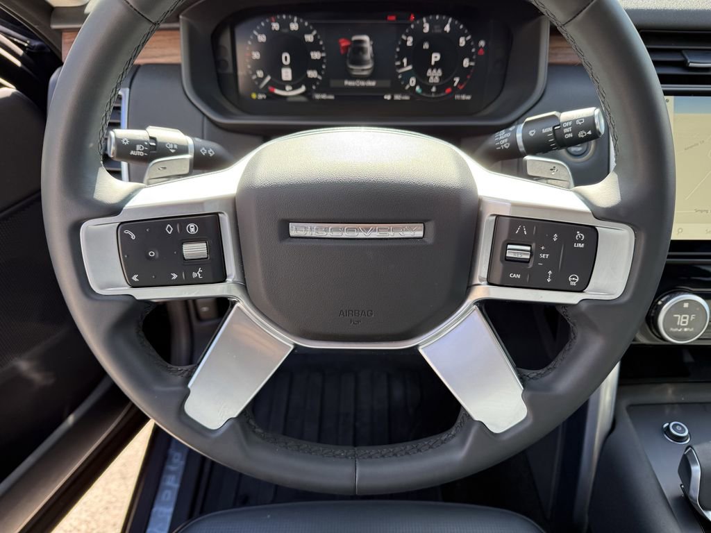 Used 2024 Land Rover Discovery S image 20