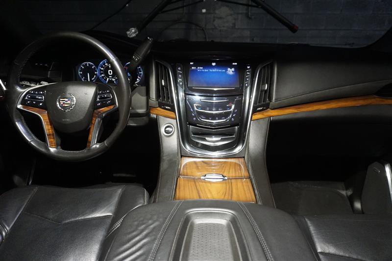 Used 2015 Cadillac Escalade ESV Luxury image 22